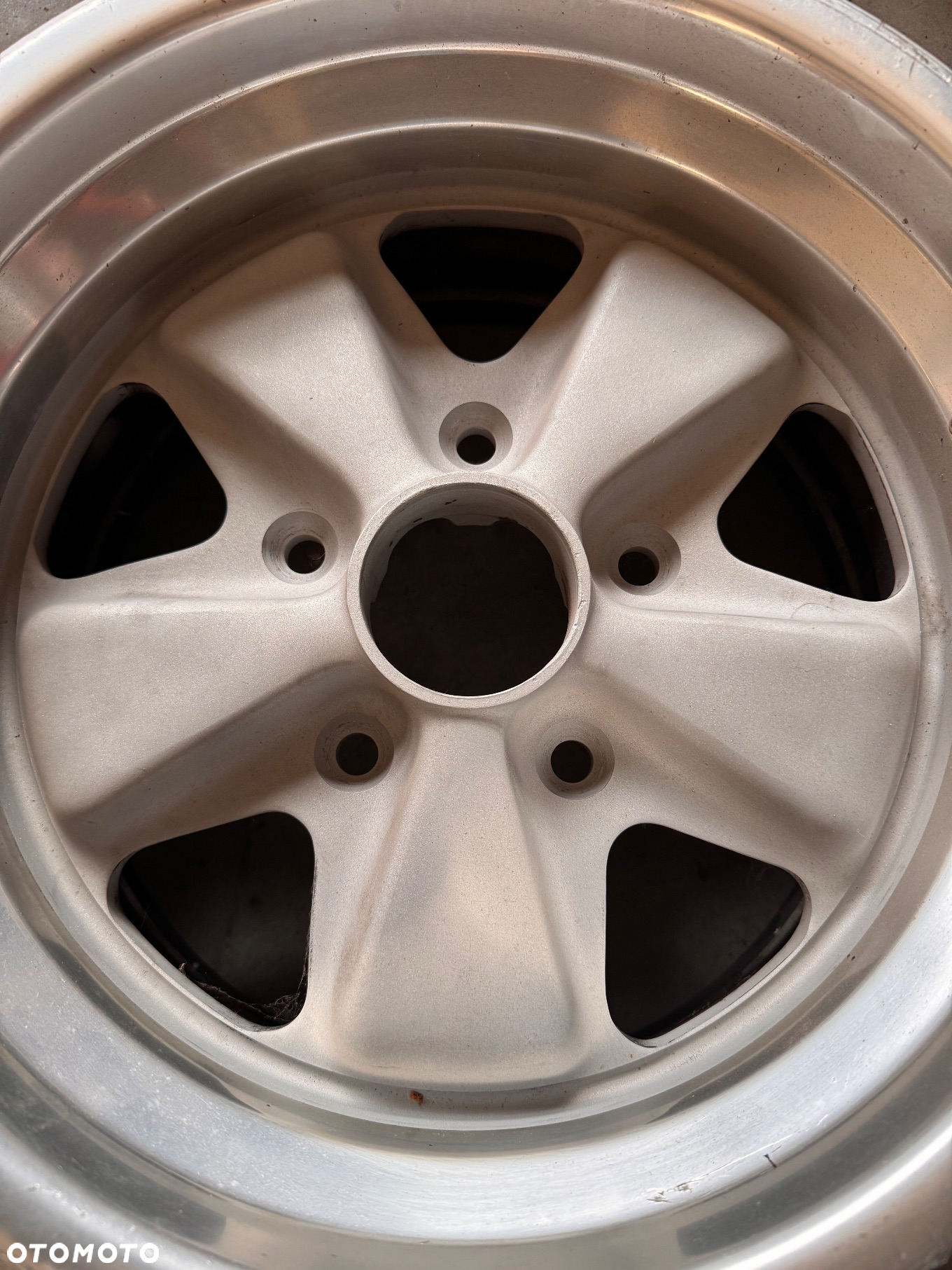 Felgi Fuchs do Porsche 911 / 944 15” x 8J  91136102042 - 3
