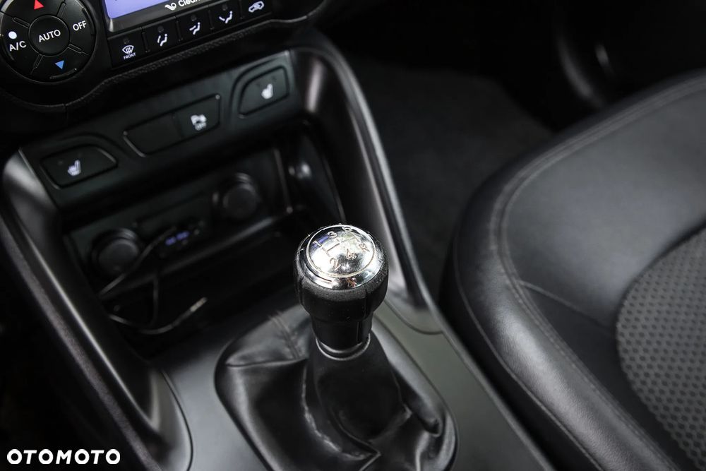 Hyundai ix35 2.0 4WD Premium - 19