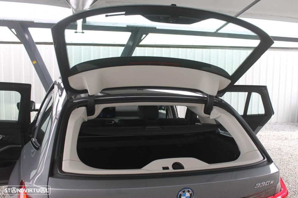 BMW 330 e Corporate Edition Auto - 34
