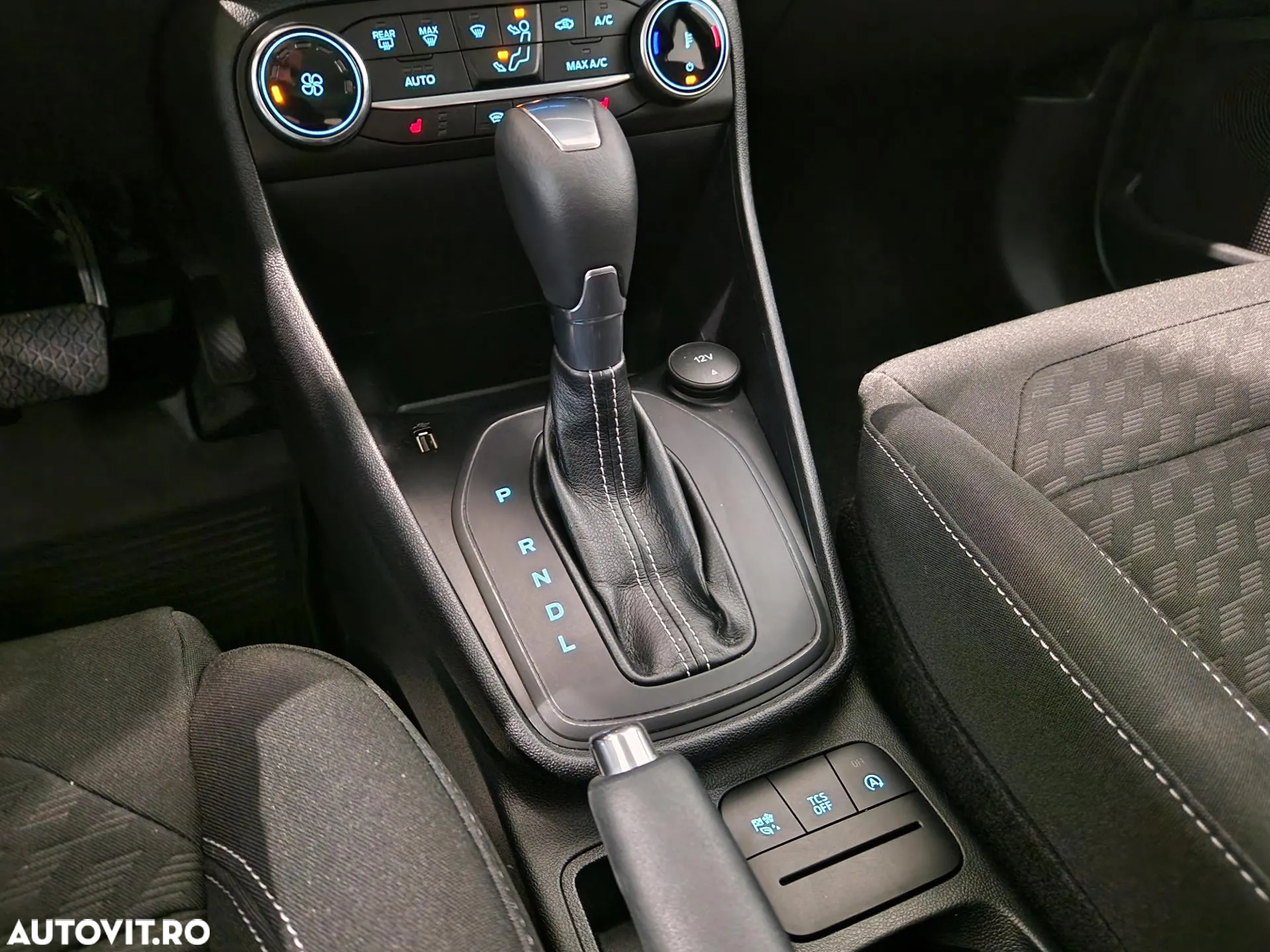 Ford Fiesta 1.0 EcoBoost 7DCT mHEV Titanium - 27
