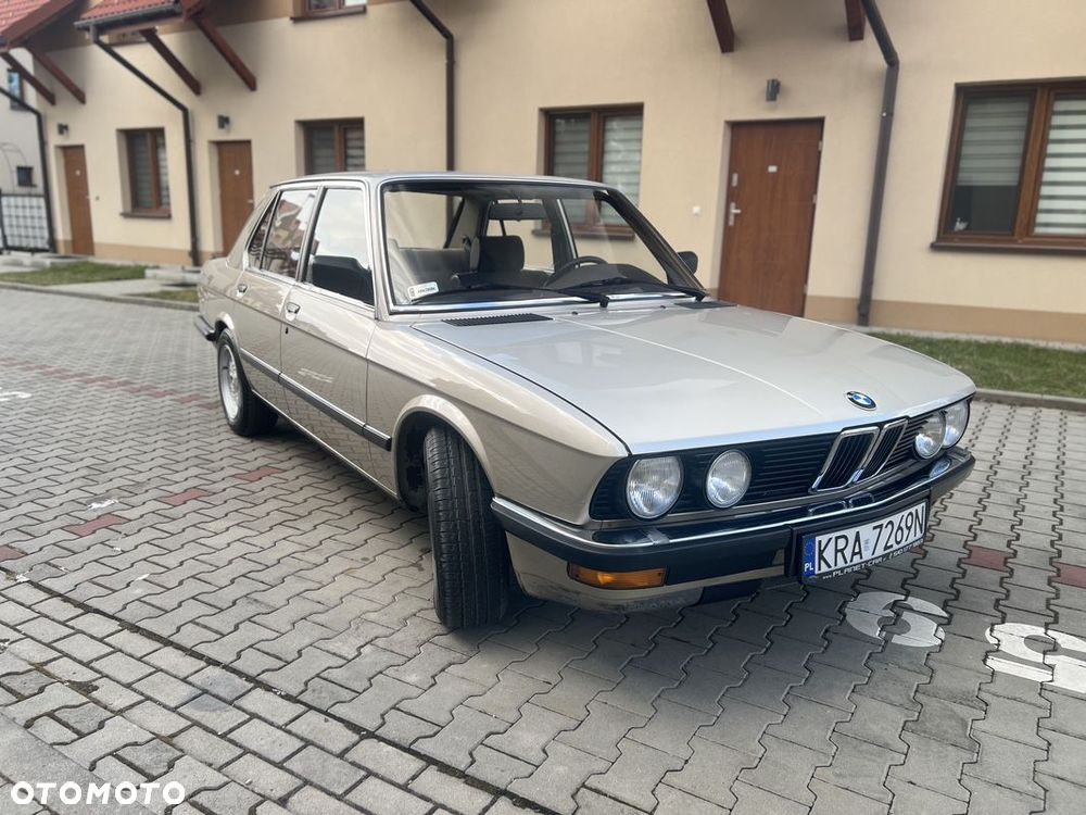 BMW Seria 5 525 e - 9