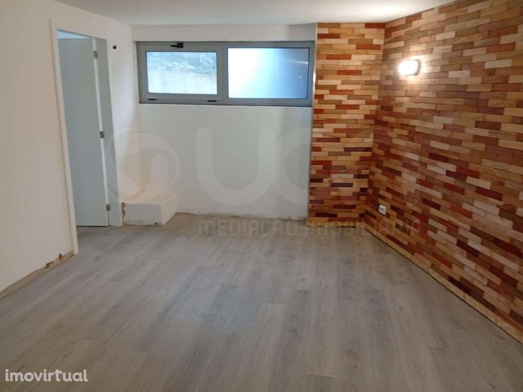 Fração autónoma composta por 4 arrumos para habitação - Grande imagem: 5/5