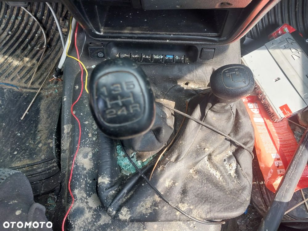 Opel Frontera A Long 4x4 terenówka silnik 2.2 Benzyna X22XE X22SE skrzynia biegów most reduktor napęd rama poroże kangur bumper przód wał wachacz bak zbiornik osłona koła felgi szyba wydech hak holowniczy lampa zamek koło zapasowe klapa tył tylna szyba uchylna NA CZĘŚCI WSZYSTKIE CZĘŚCI - 18