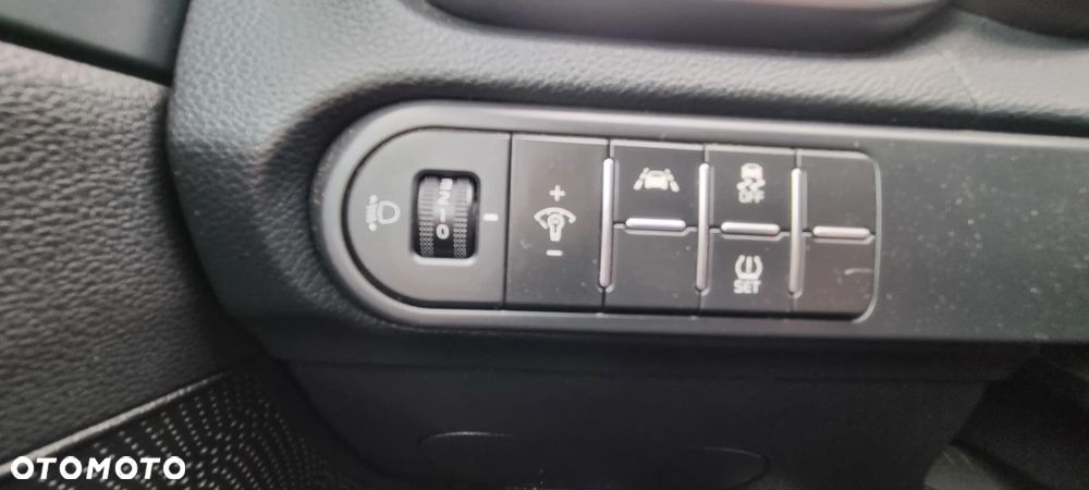 Kia Ceed - 24