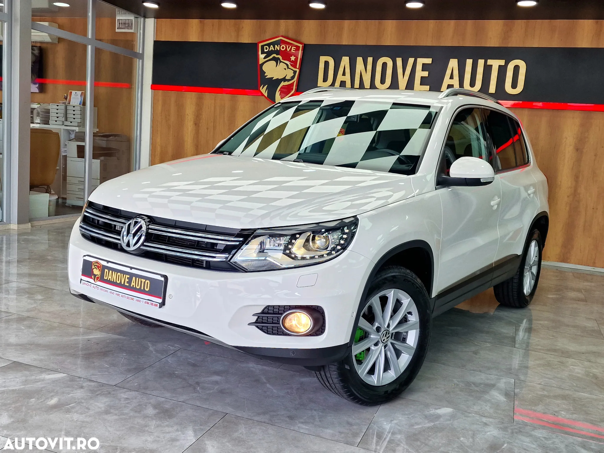 Volkswagen Tiguan 2.0 TDI 4Motion Track & Field - 9