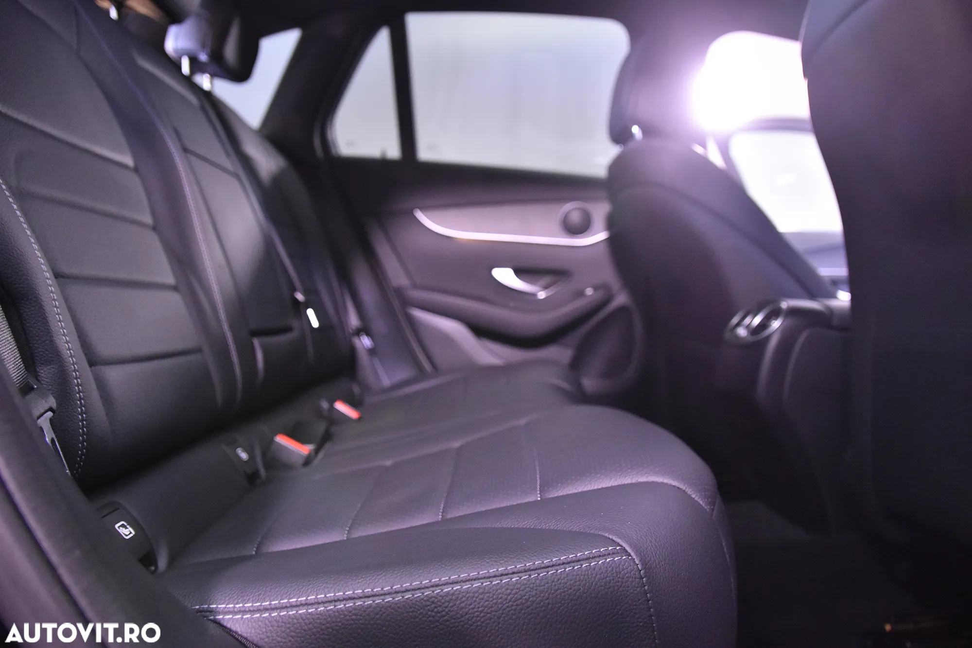 Mercedes-Benz GLC 220 d 4MATIC - 12