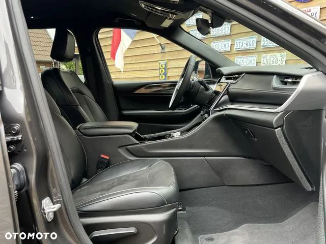 Jeep Grand Cherokee - 20