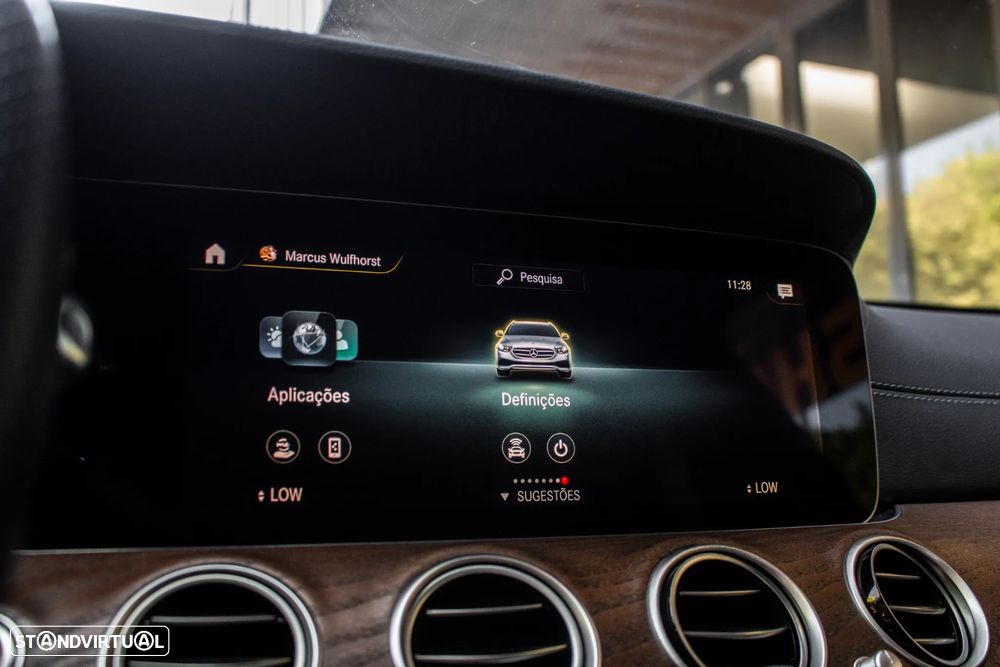 Mercedes-Benz E 300 de 4Matic T 9G-TRONIC Night Edition - 43