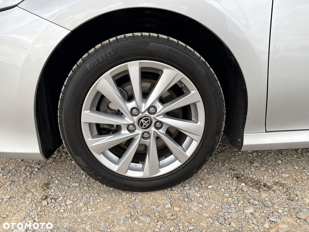 Toyota Camry - 17