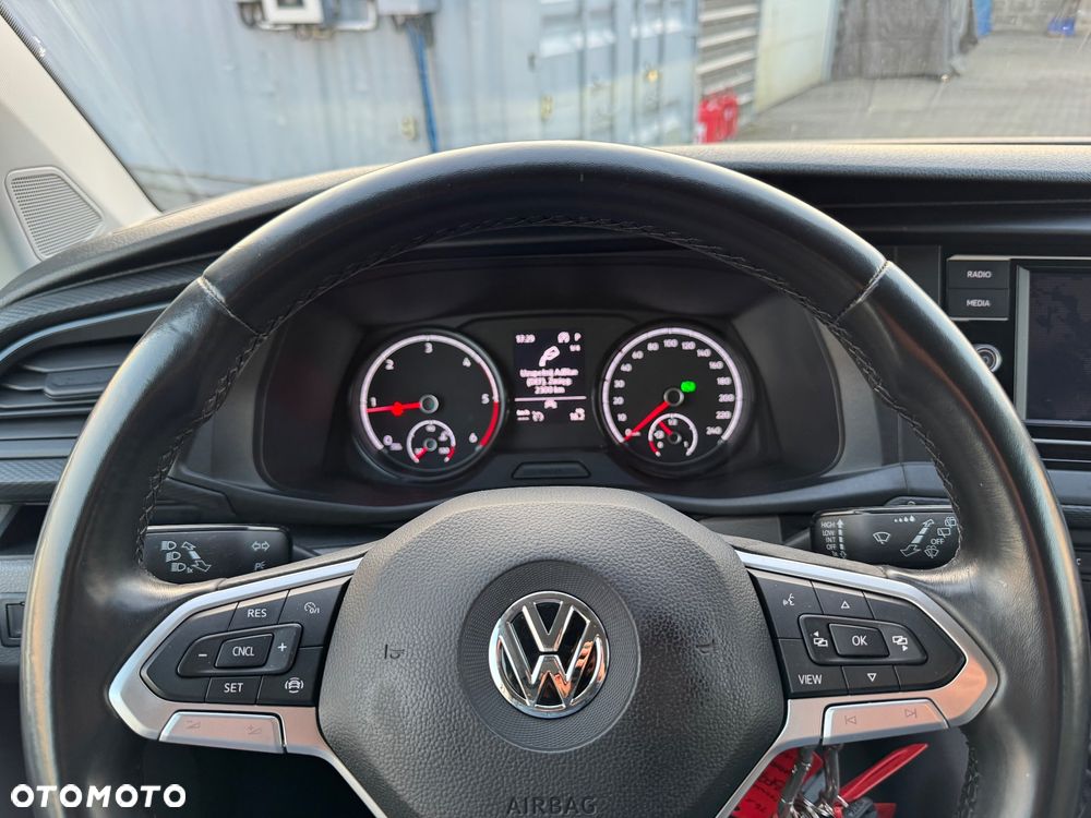 Volkswagen Transporter - 18