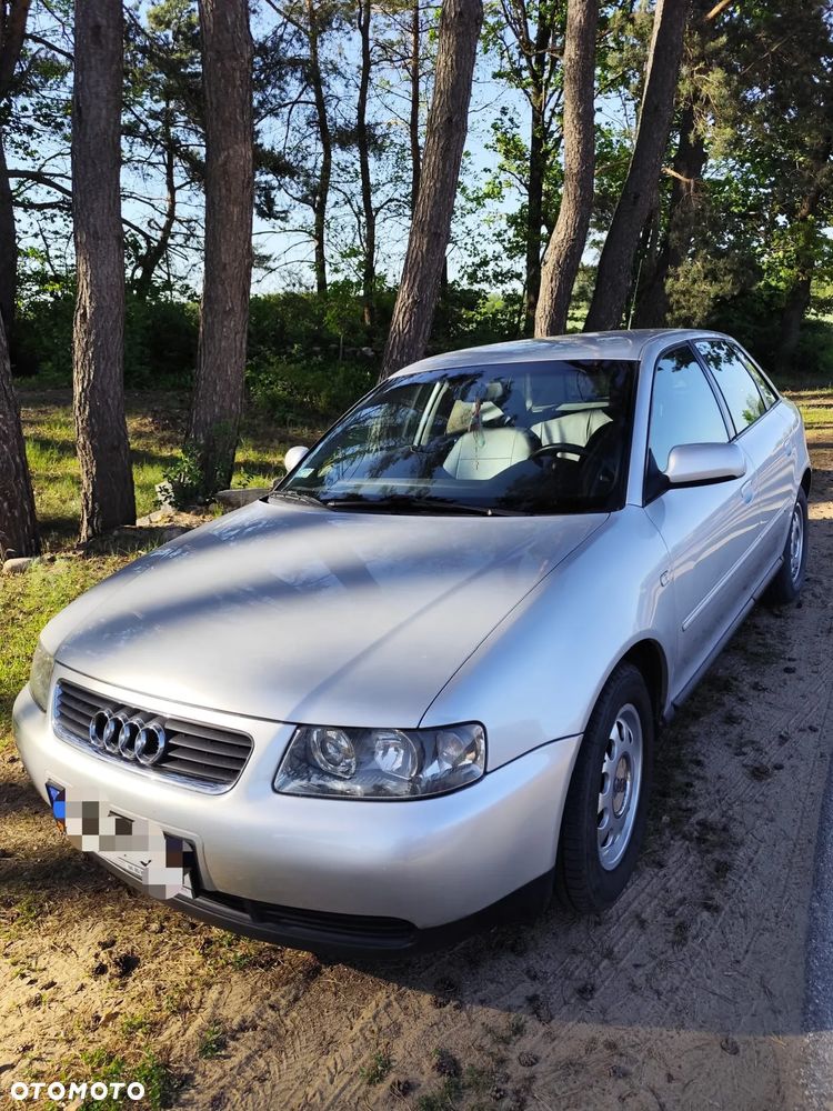 Audi A3 Sportback - 1