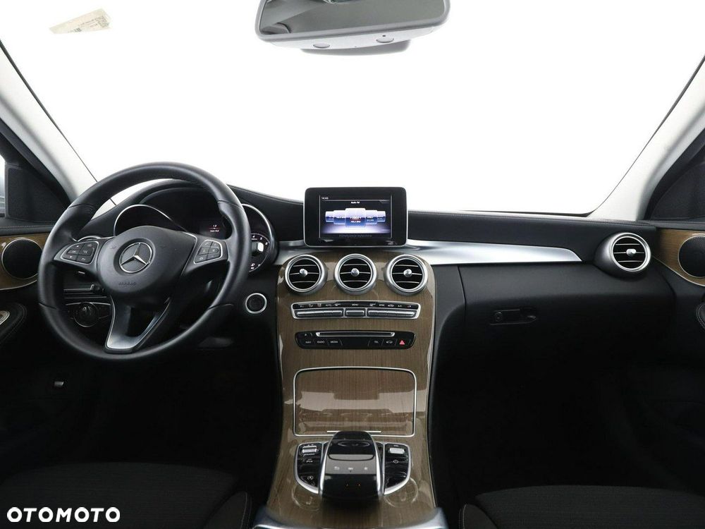 Mercedes-Benz Klasa C 180 9G-TRONIC Avantgarde - 16