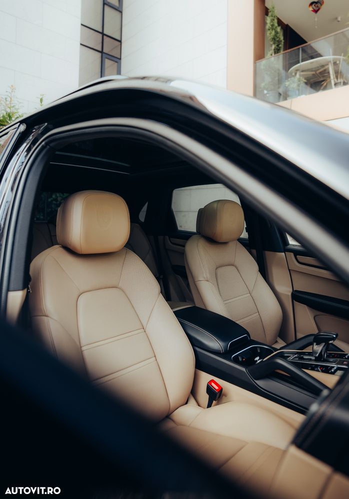 Porsche Cayenne Standard - 9