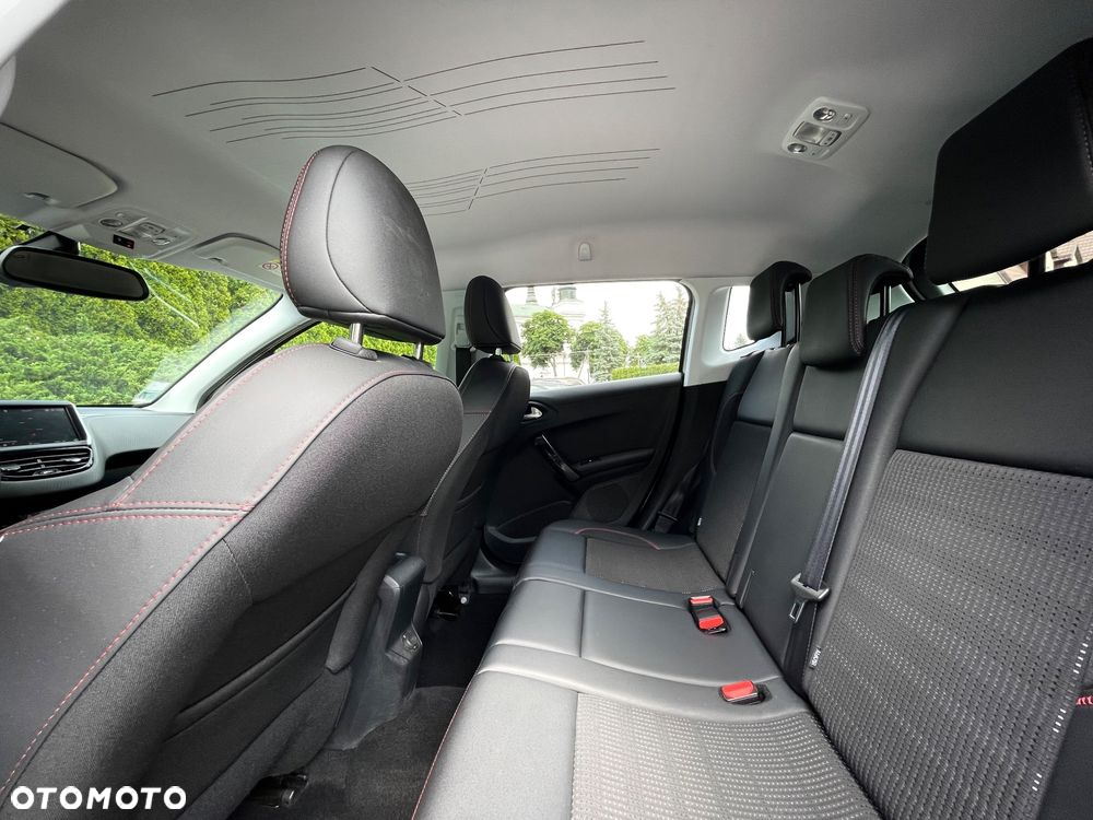 Peugeot 2008 PureTech 110 Stop&Start GT-Line Edition - 30