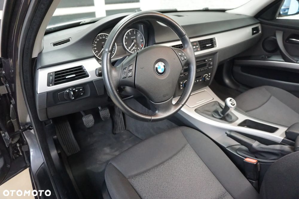 BMW Seria 3 - 21