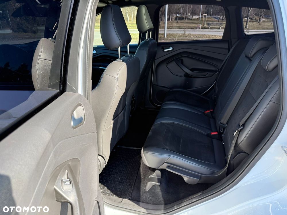 Ford Kuga 2.0 TDCi 4x4 ST-Line - 15