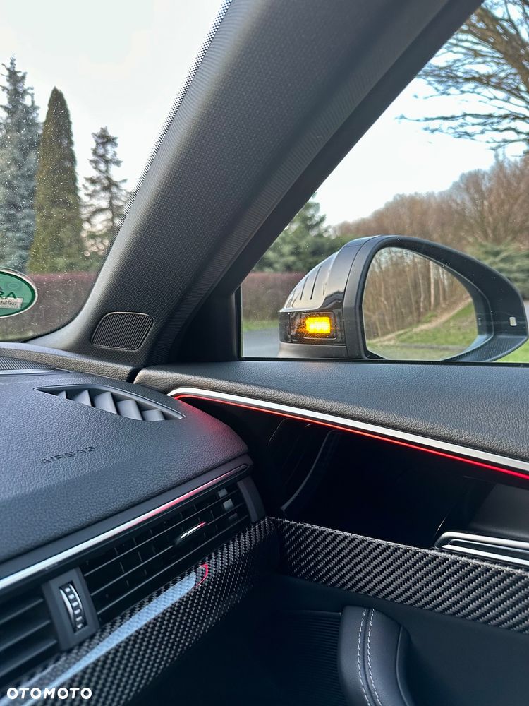 Audi RS4 Limousine - 8