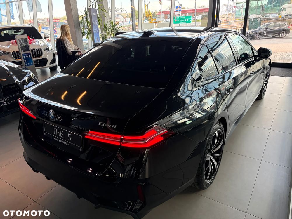 BMW Seria 5 520i mHEV M Sport - 6