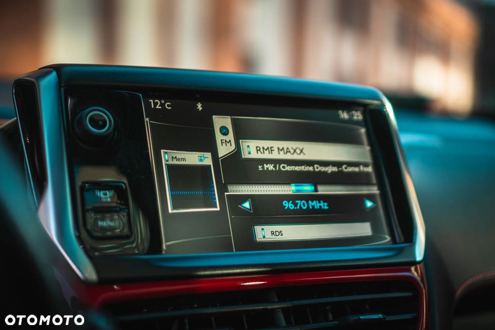 Peugeot 208 GTI 200 THP - 22