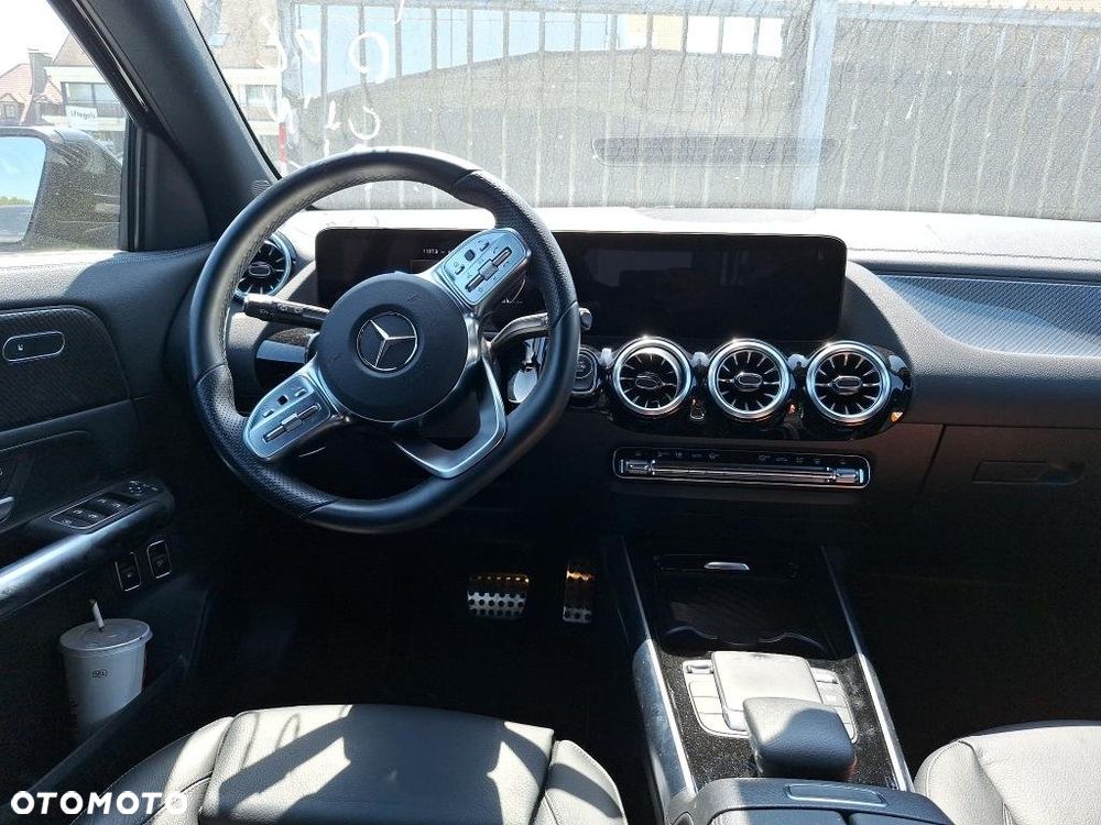 Mercedes-Benz GLA 200 AMG Line - 7
