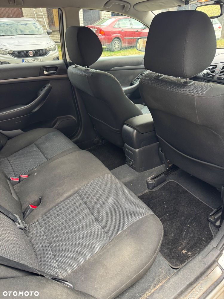 Toyota Avensis 2.0 VVT-i Sol plus - 13