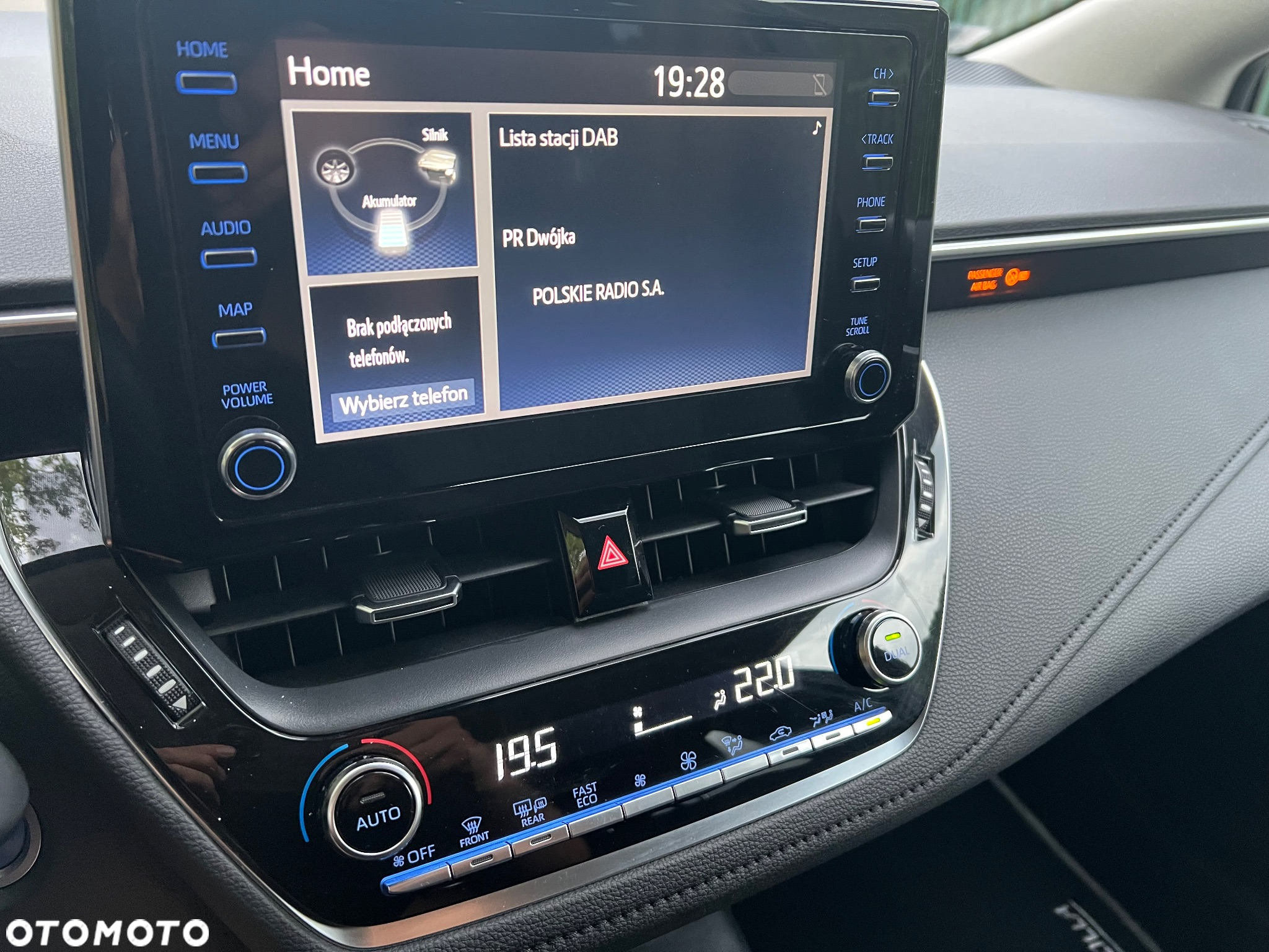 Toyota Corolla 1.8 Hybrid Comfort - 28