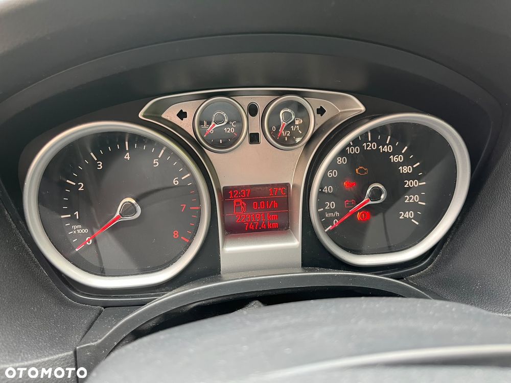 Ford Focus 1.6 16V Titanium - 25