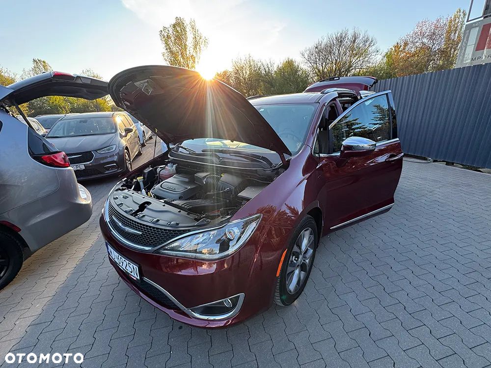 Chrysler Pacifica - 11