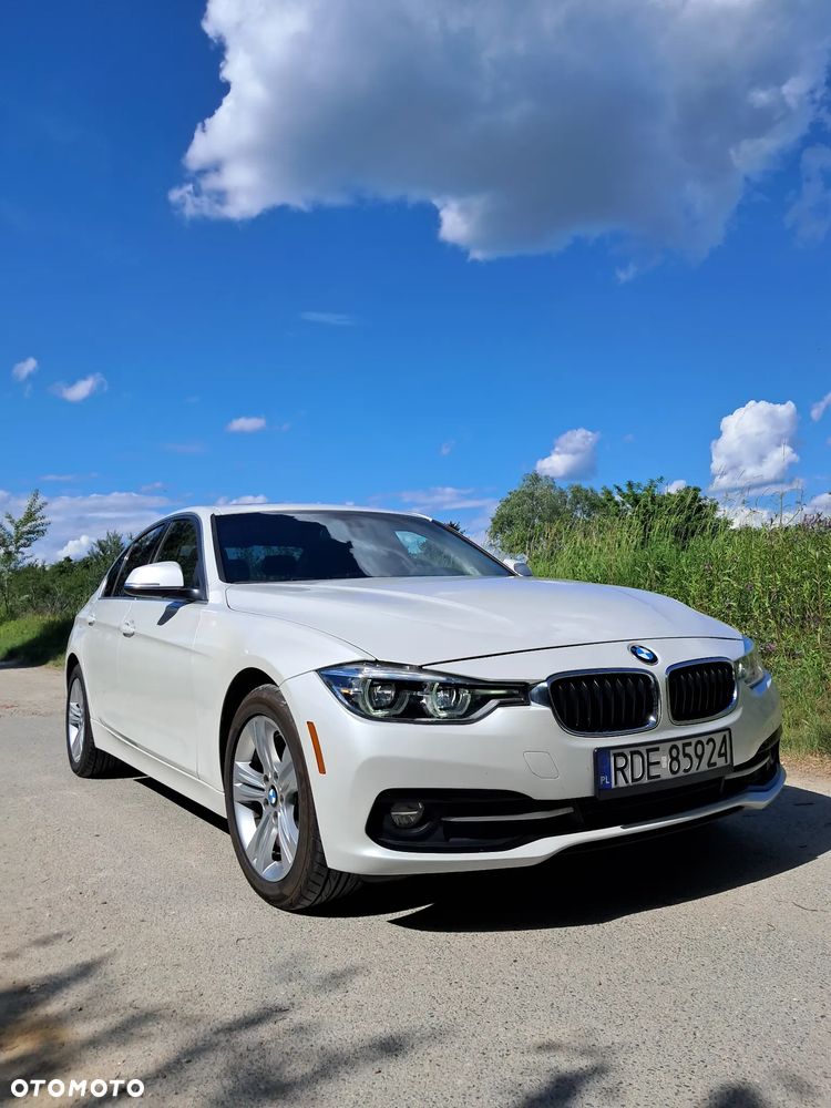 BMW Seria 3 330i - 17