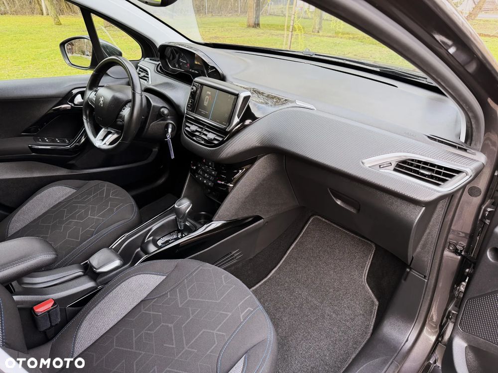 Peugeot 2008 PureTech 130 Stop&Start EAT6 Allure - 15