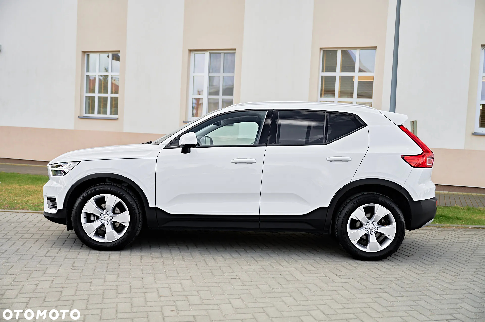 Volvo XC 40 T3 Momentum Pro - 13