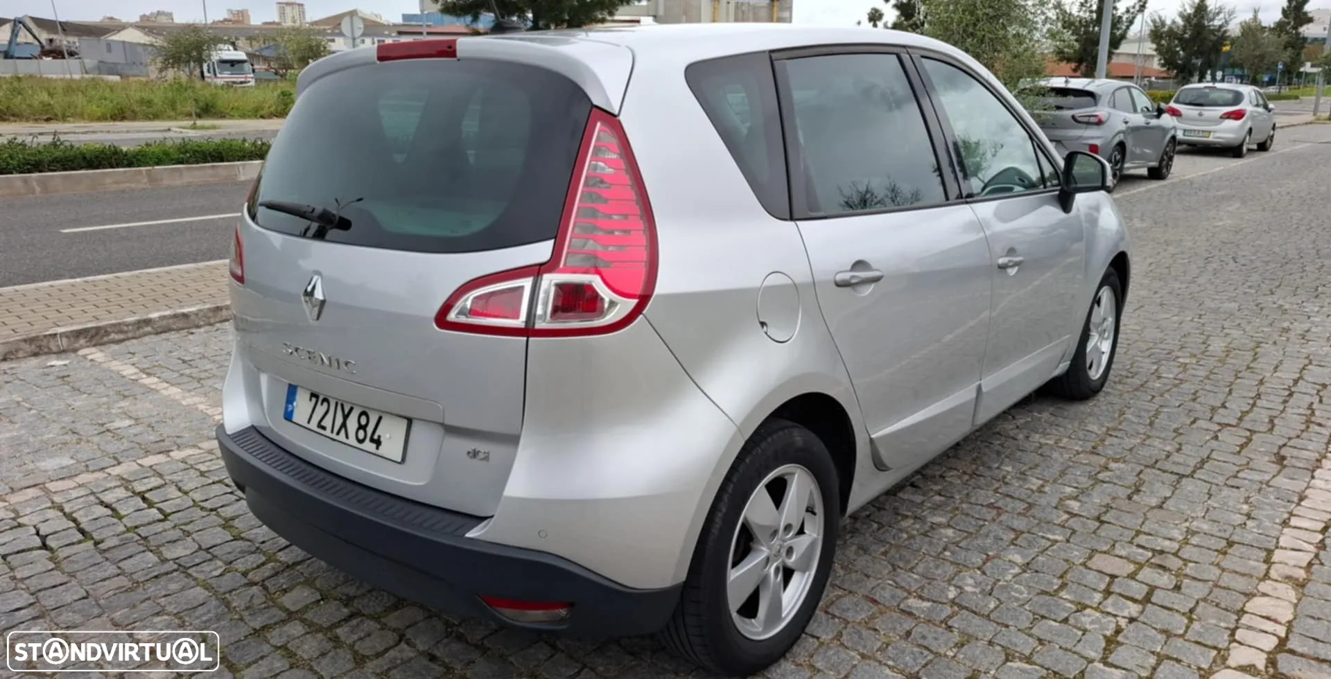 Renault Scénic 1.5 dCi Dynamique S - 4