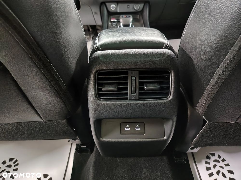 Nissan Qashqai 1.3 DIG-T MHEV Xtronic N-Connecta - 26