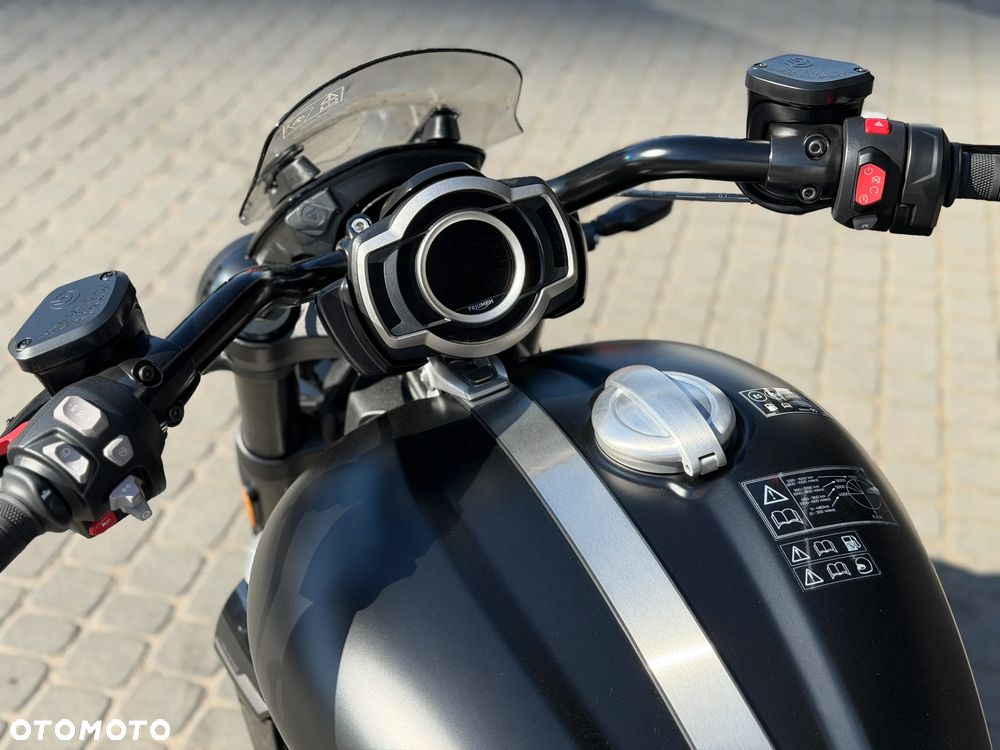 Triumph Rocket - 18