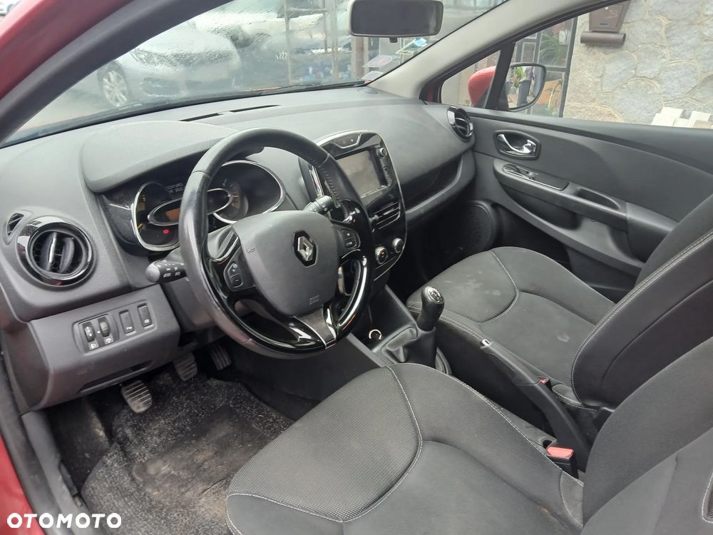Renault Clio - 12