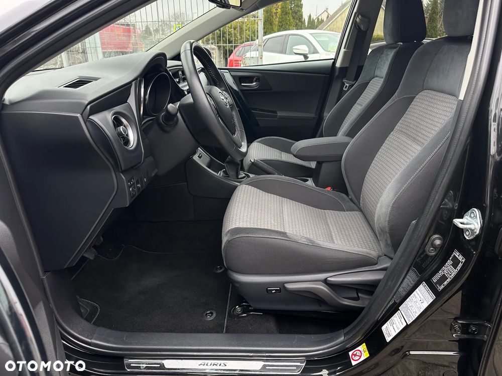 Toyota Auris 1.2 Turbo Team Deutschland - 9