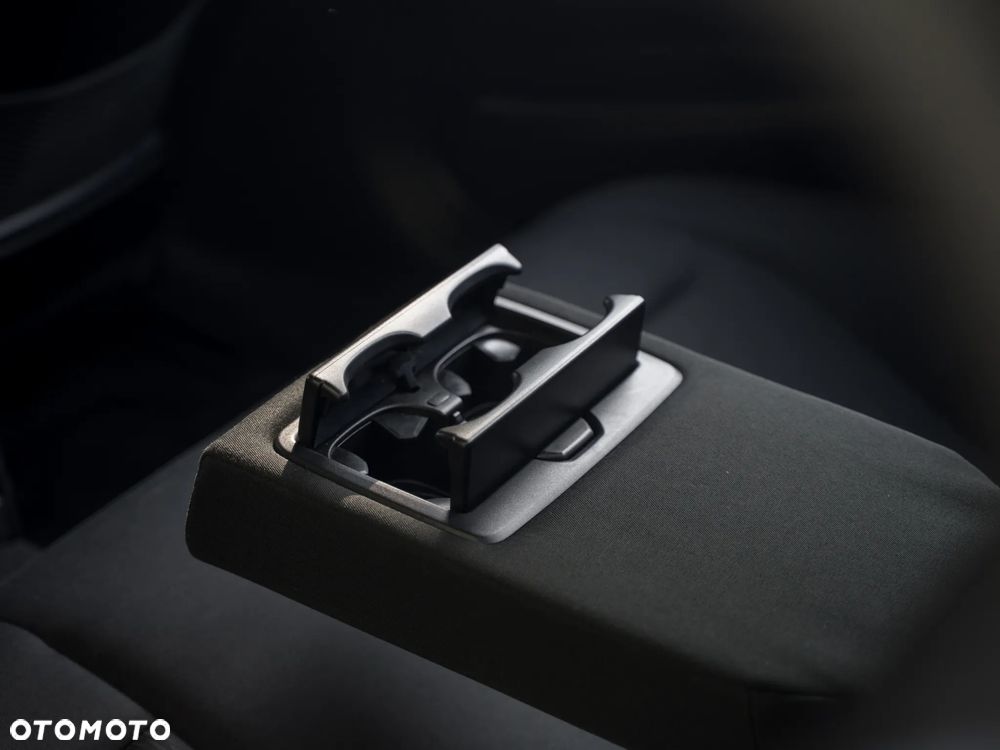 BMW Seria 3 318d - 9