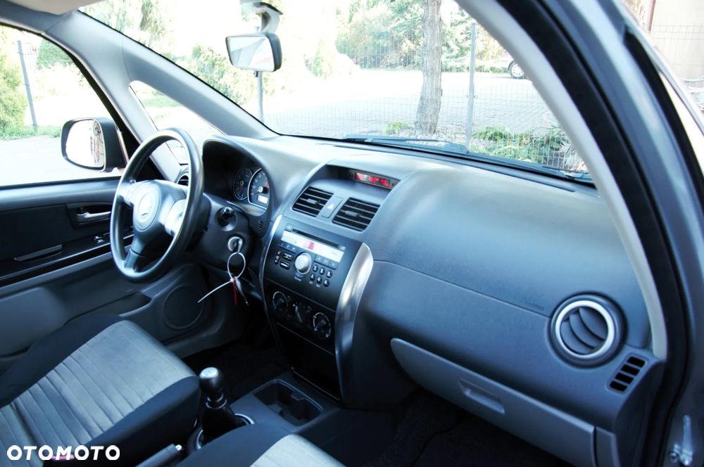Suzuki SX4 1.5 Streetline 4x2 Classic - 26