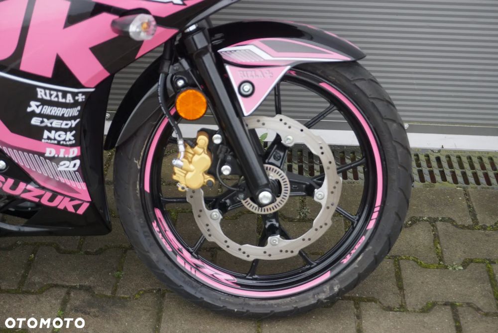 Suzuki GSX-R - 17