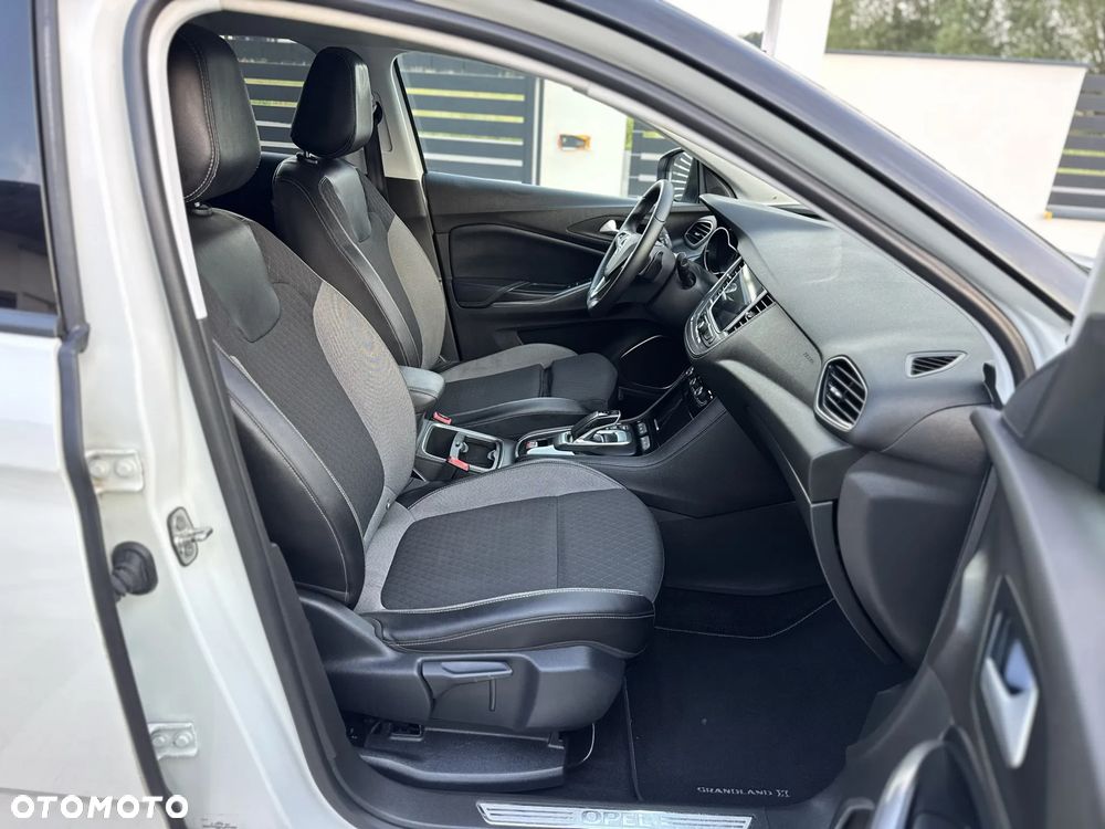 Opel Grandland X Plug-in-Hybrid4 1.6 DI Start/Stop Ultimate - 22