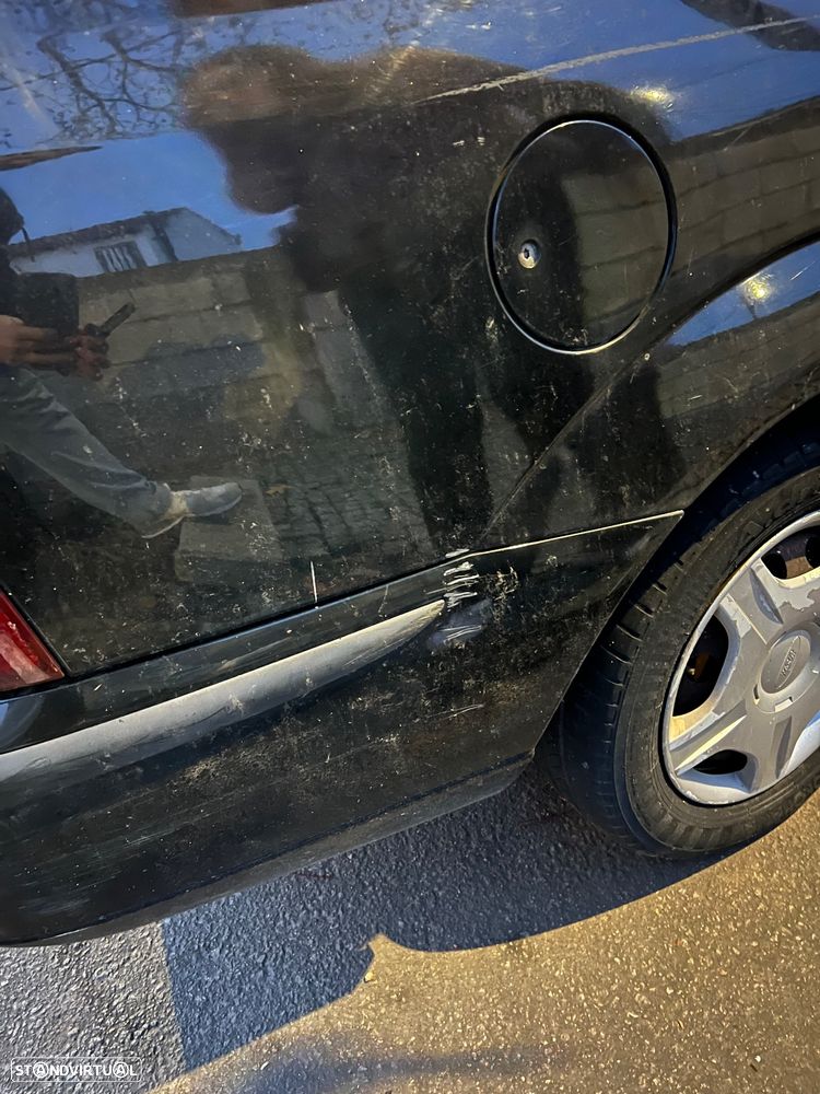 Ford Focus 1.4 Comfort - 4