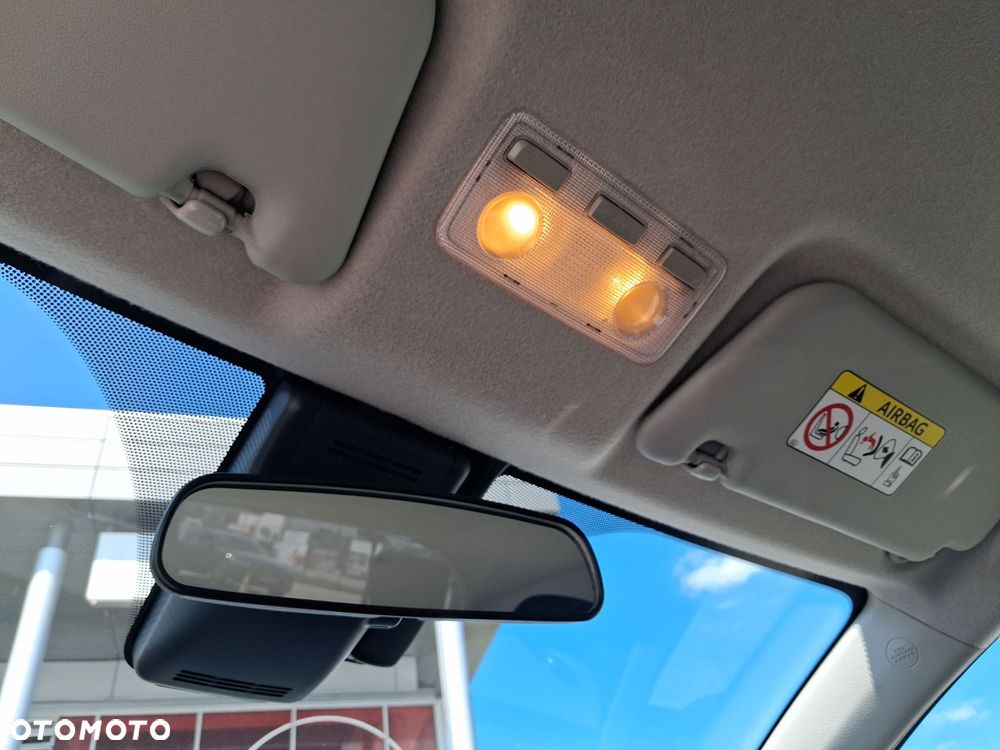 Toyota Yaris 1.5 Premium CVT - 29