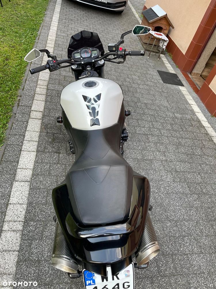Suzuki GSR - 17