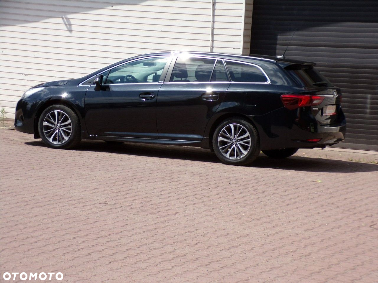 Toyota Avensis - 14