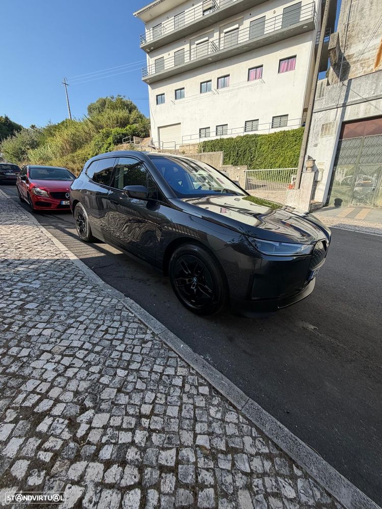 BMW iX xDrive 40 - 5
