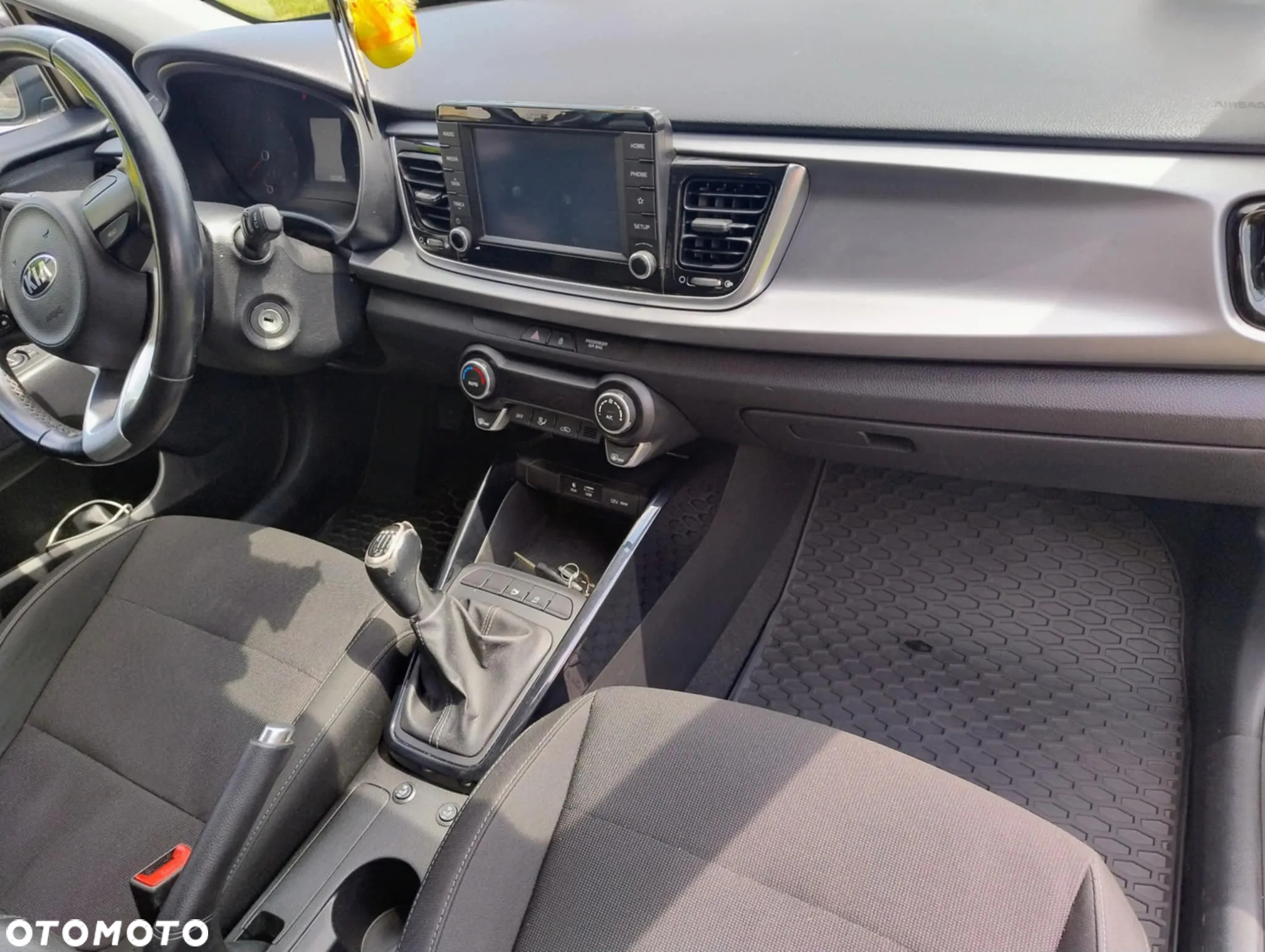 Kia Rio 1.4 L - 9