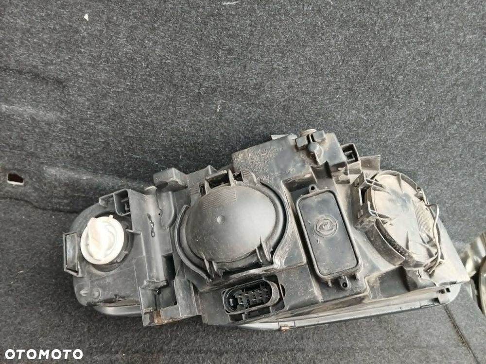 Audi A4 B7 lampa przednia lewa - 4