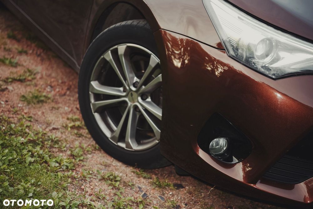 Toyota Avensis 2015 photo 3