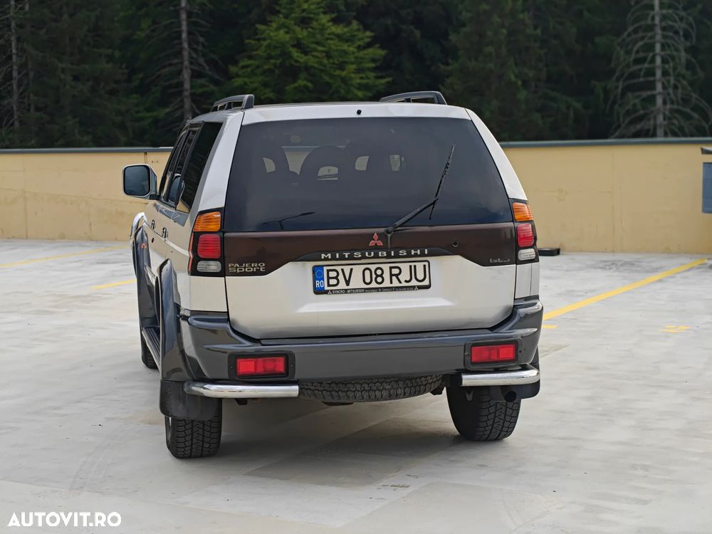 Mitsubishi Pajero Sport 2.5 TD GLS - 12