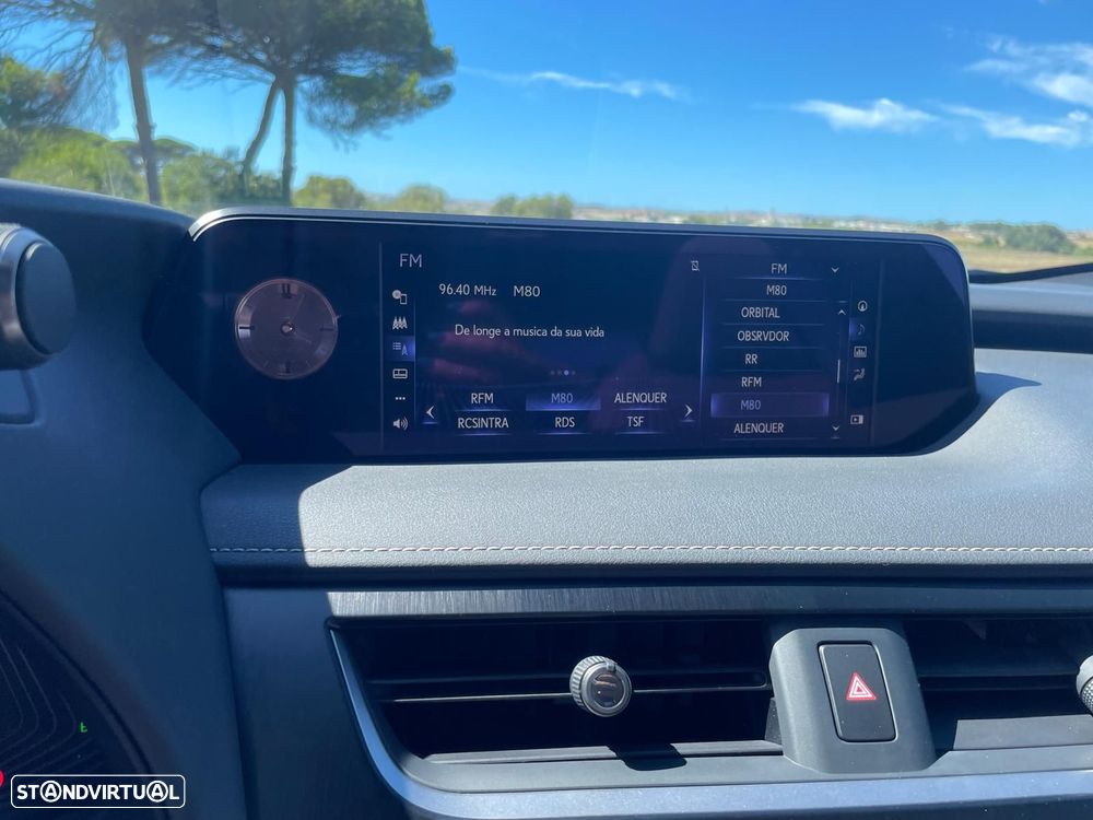 Lexus UX 250h Luxury - 26